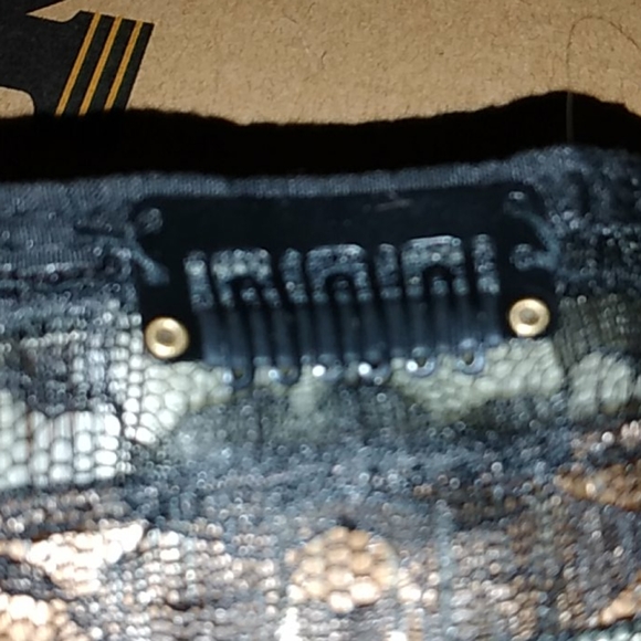 Hair Extensions - Picture 3 of 6